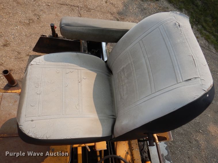 image for item IN9809 1996 Blaw Knox PF-5510  paver