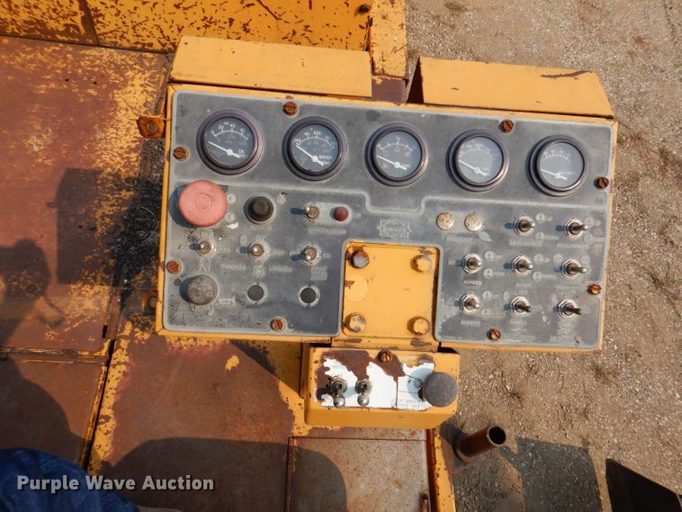 image for item IN9809 1996 Blaw Knox PF-5510  paver