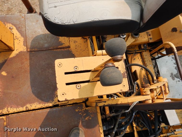 image for item IN9809 1996 Blaw Knox PF-5510  paver