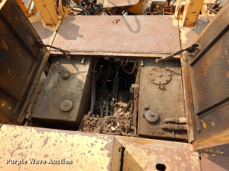 image for item IN9809 1996 Blaw Knox PF-5510  paver