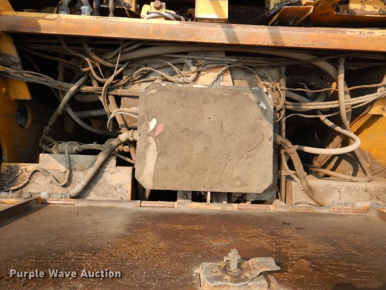 image for item IN9809 1996 Blaw Knox PF-5510  paver