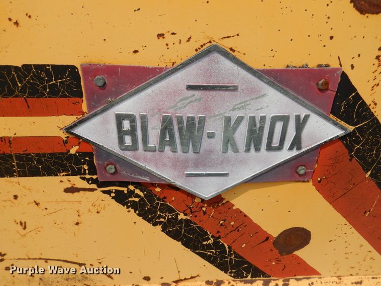 image for item IN9809 1996 Blaw Knox PF-5510  paver