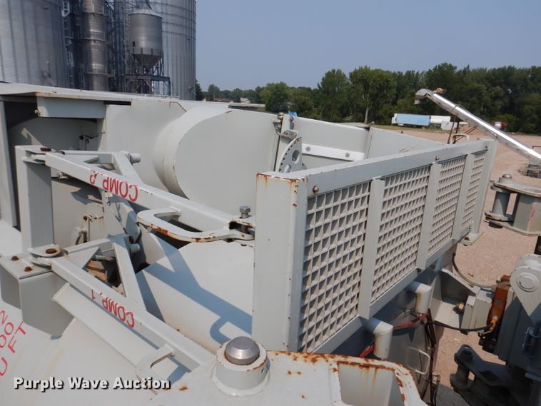 image for item IN9820 2012 Mertz Manufacturing PS-2500  sand silo trailer