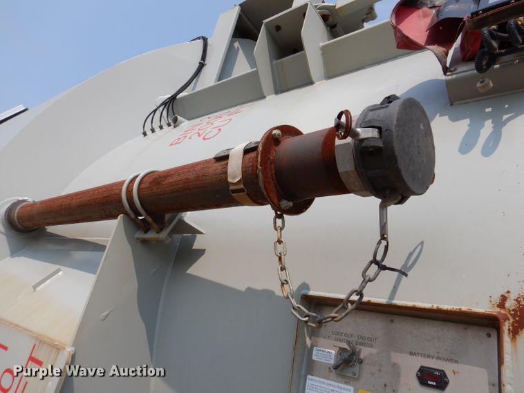 image for item IN9820 2012 Mertz Manufacturing PS-2500  sand silo trailer