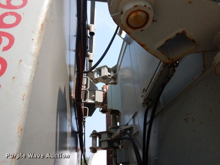 image for item IN9820 2012 Mertz Manufacturing PS-2500  sand silo trailer