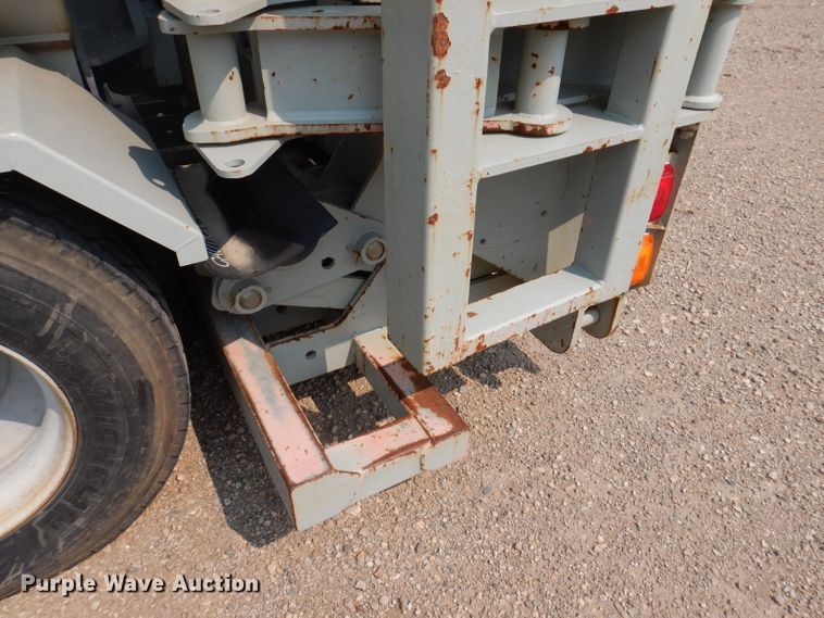 image for item IN9820 2012 Mertz Manufacturing PS-2500  sand silo trailer