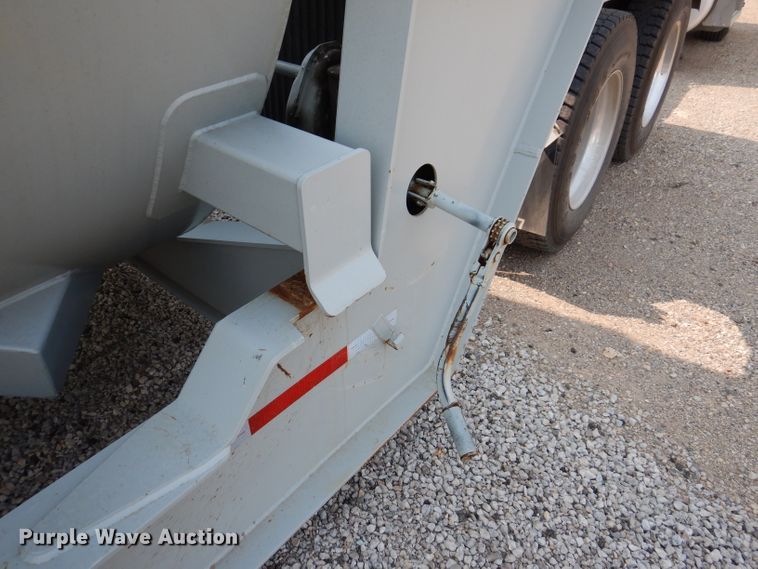 image for item IN9820 2012 Mertz Manufacturing PS-2500  sand silo trailer