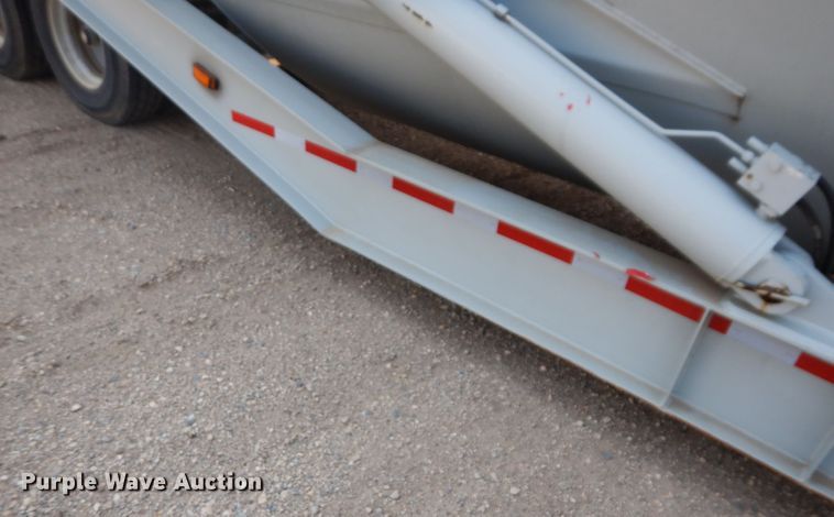 image for item IN9820 2012 Mertz Manufacturing PS-2500  sand silo trailer