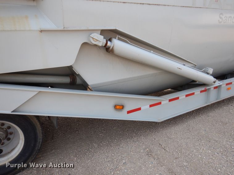 image for item IN9820 2012 Mertz Manufacturing PS-2500  sand silo trailer