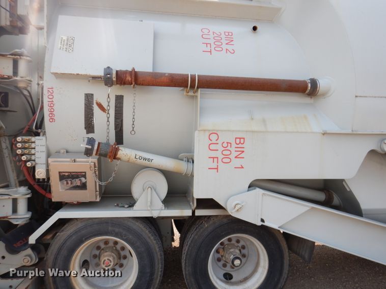 image for item IN9820 2012 Mertz Manufacturing PS-2500  sand silo trailer