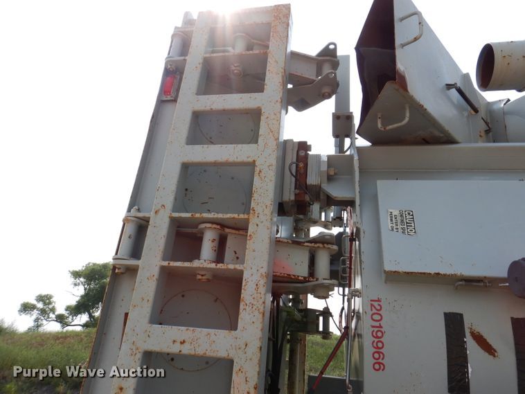 image for item IN9820 2012 Mertz Manufacturing PS-2500  sand silo trailer