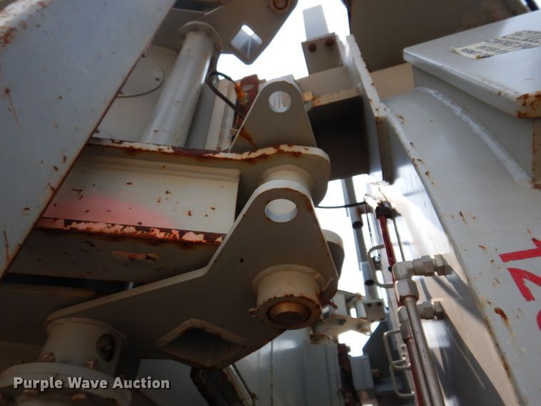 image for item IN9820 2012 Mertz Manufacturing PS-2500  sand silo trailer