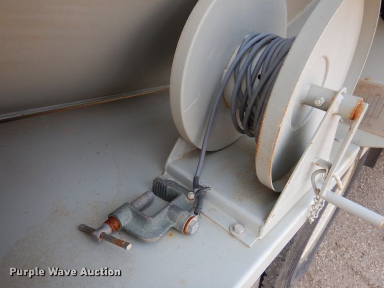 image for item IN9820 2012 Mertz Manufacturing PS-2500  sand silo trailer