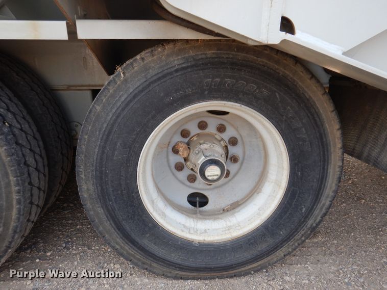 image for item IN9820 2012 Mertz Manufacturing PS-2500  sand silo trailer