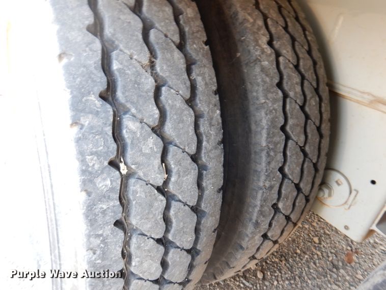 image for item IN9820 2012 Mertz Manufacturing PS-2500  sand silo trailer