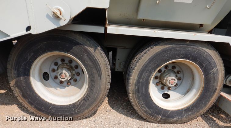 image for item IN9820 2012 Mertz Manufacturing PS-2500  sand silo trailer