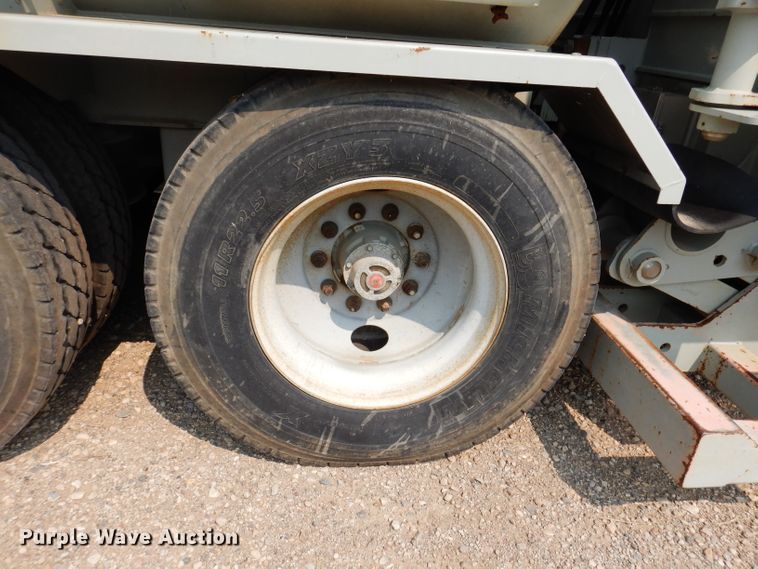 image for item IN9820 2012 Mertz Manufacturing PS-2500  sand silo trailer