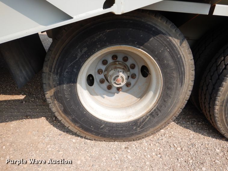 image for item IN9820 2012 Mertz Manufacturing PS-2500  sand silo trailer