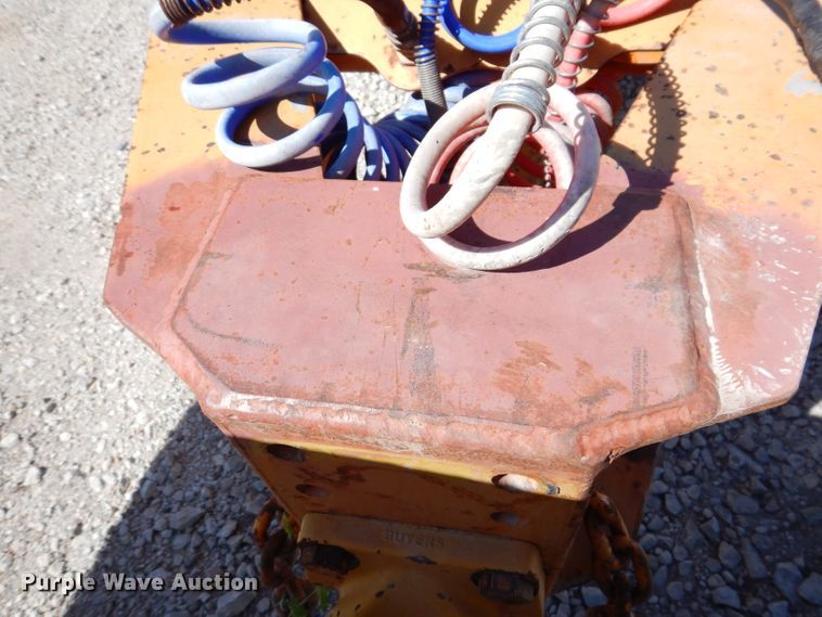 image for item IN9854 2005 Winston 40K  equipment trailer