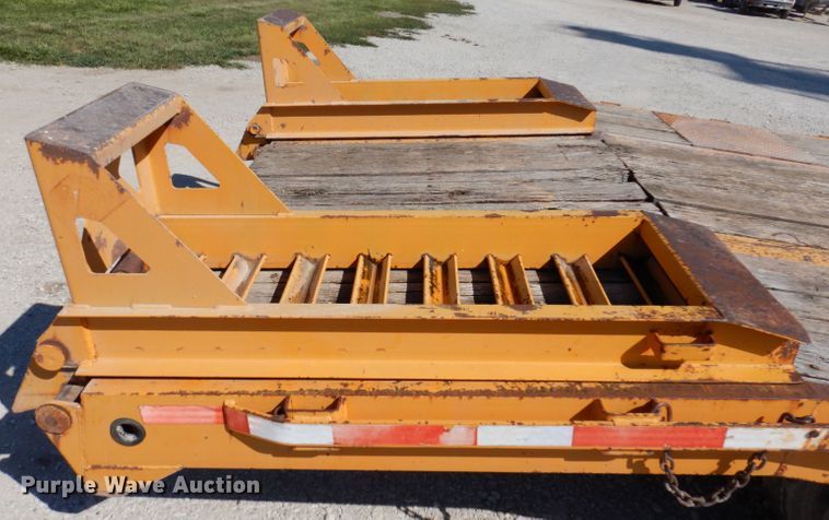image for item IN9854 2005 Winston 40K  equipment trailer