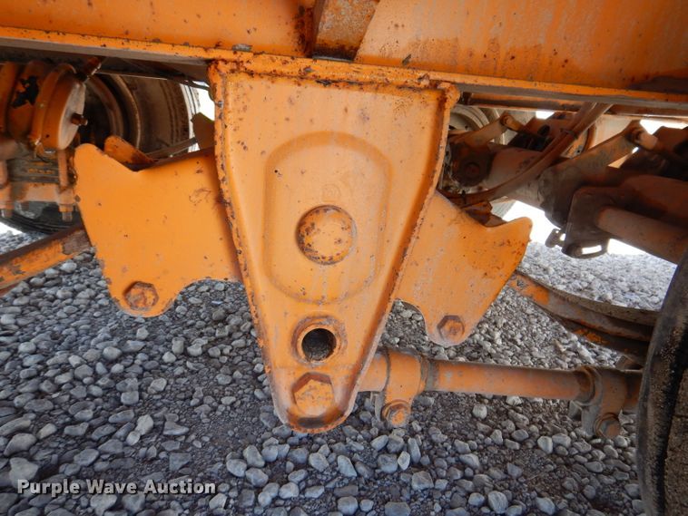 image for item IN9854 2005 Winston 40K  equipment trailer