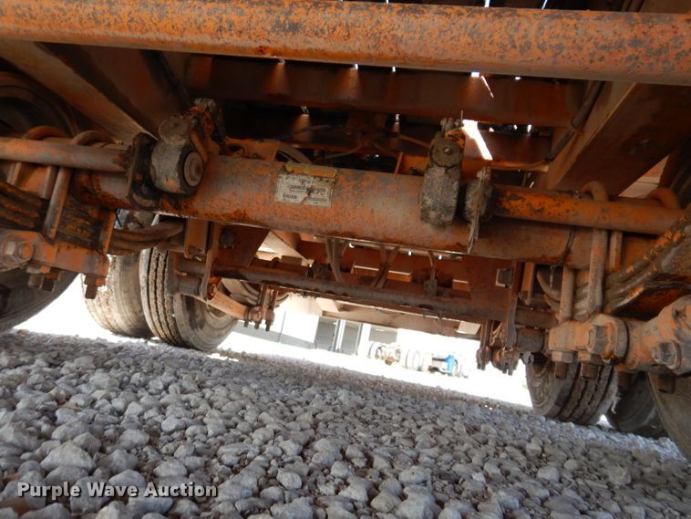 image for item IN9854 2005 Winston 40K  equipment trailer