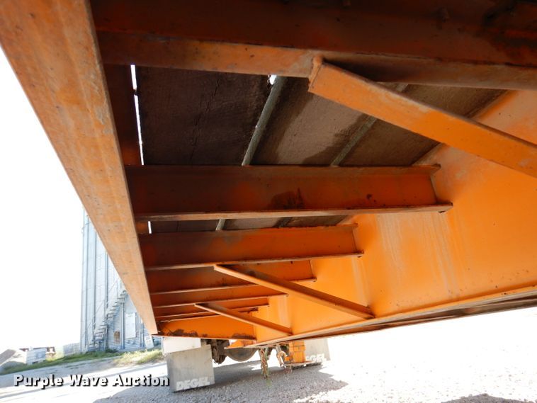 image for item IN9854 2005 Winston 40K  equipment trailer