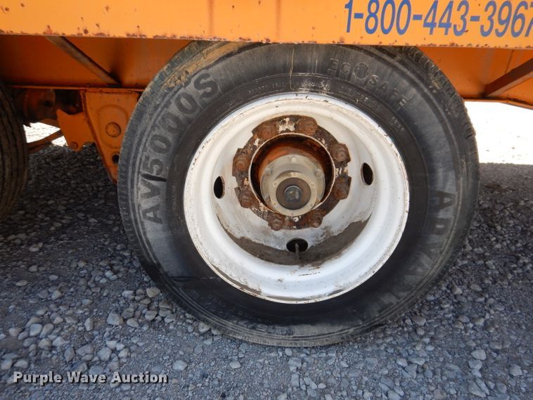 image for item IN9854 2005 Winston 40K  equipment trailer