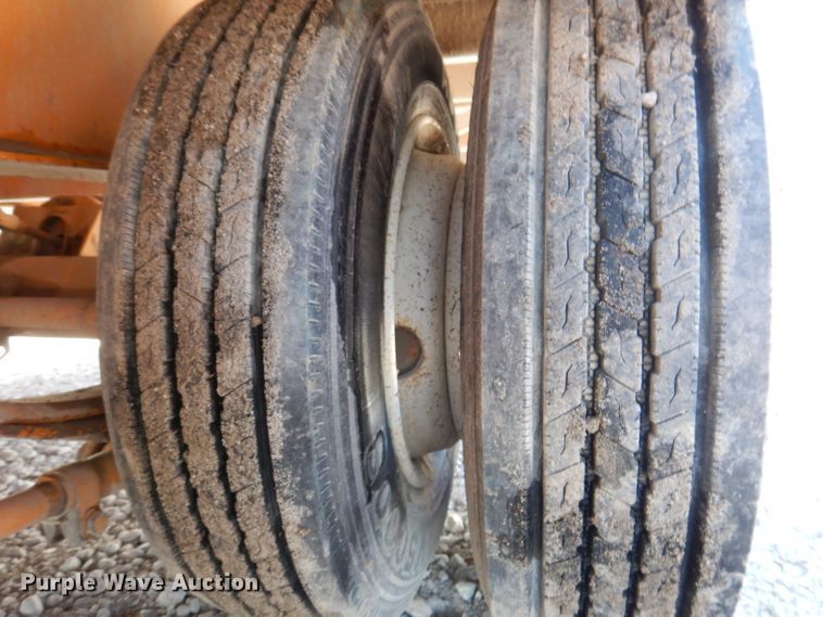 image for item IN9854 2005 Winston 40K  equipment trailer