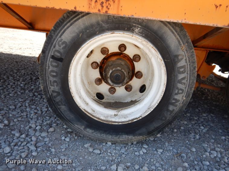 image for item IN9854 2005 Winston 40K  equipment trailer