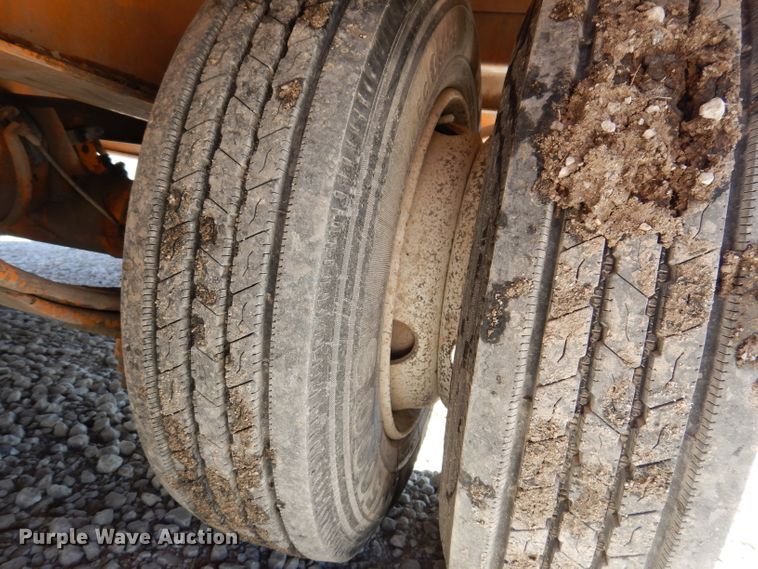 image for item IN9854 2005 Winston 40K  equipment trailer