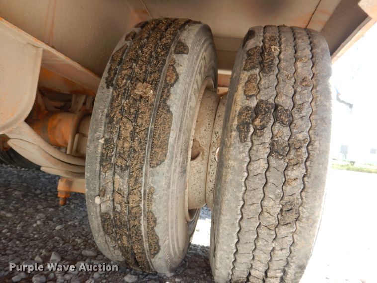 image for item IN9854 2005 Winston 40K  equipment trailer