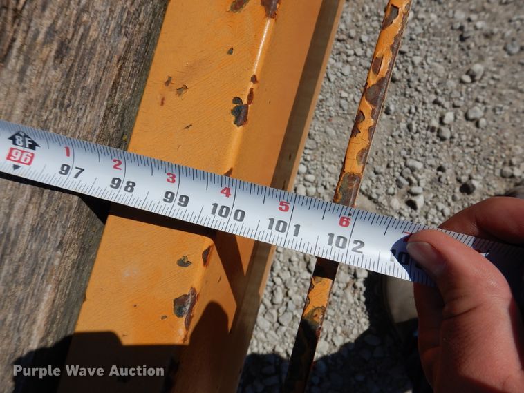 image for item IN9854 2005 Winston 40K  equipment trailer