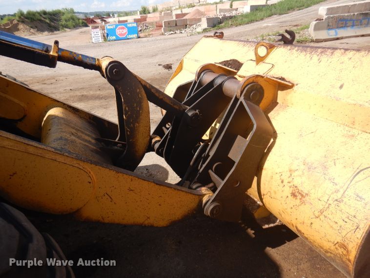 image for item IP9523 1986 John Deere 544D  wheel loader