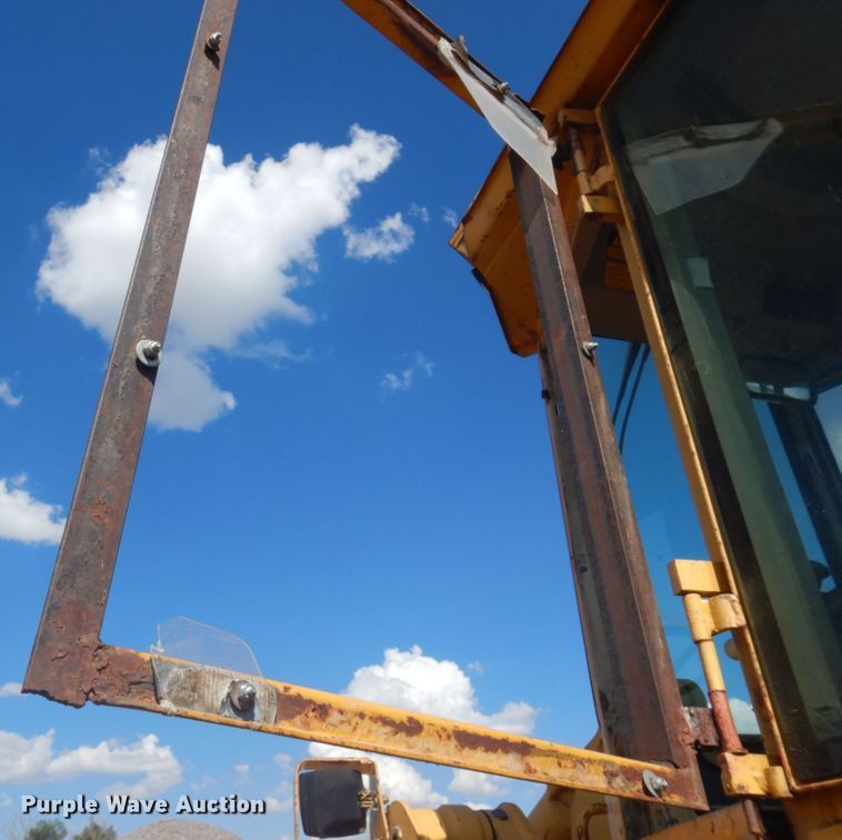 image for item IP9523 1986 John Deere 544D  wheel loader