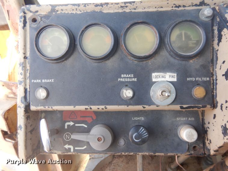 image for item IP9523 1986 John Deere 544D  wheel loader