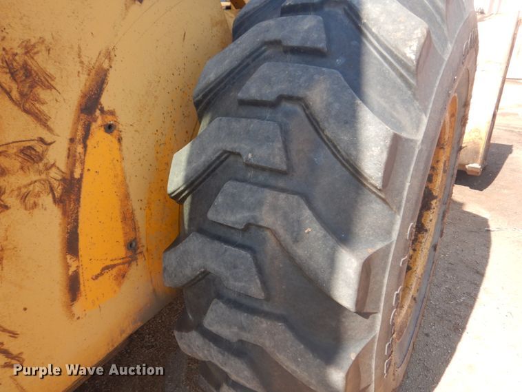 image for item IP9523 1986 John Deere 544D  wheel loader