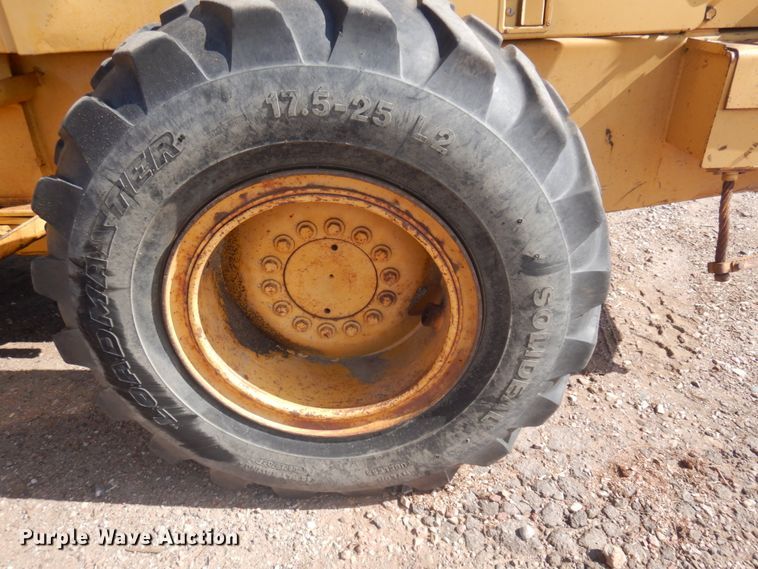 image for item IP9523 1986 John Deere 544D  wheel loader