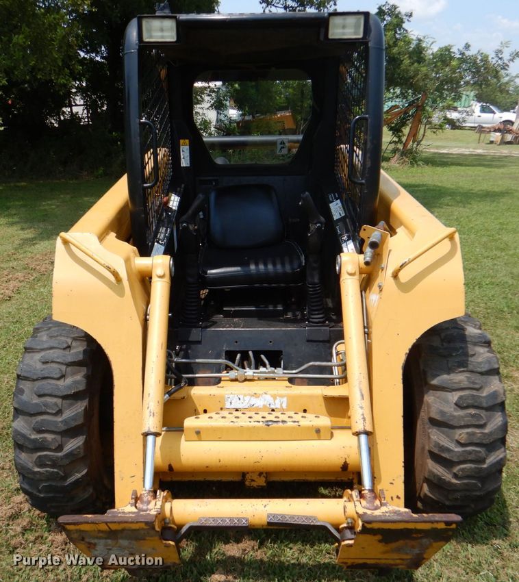 image for item IR9004 1999 John Deere 250  skid steer loader