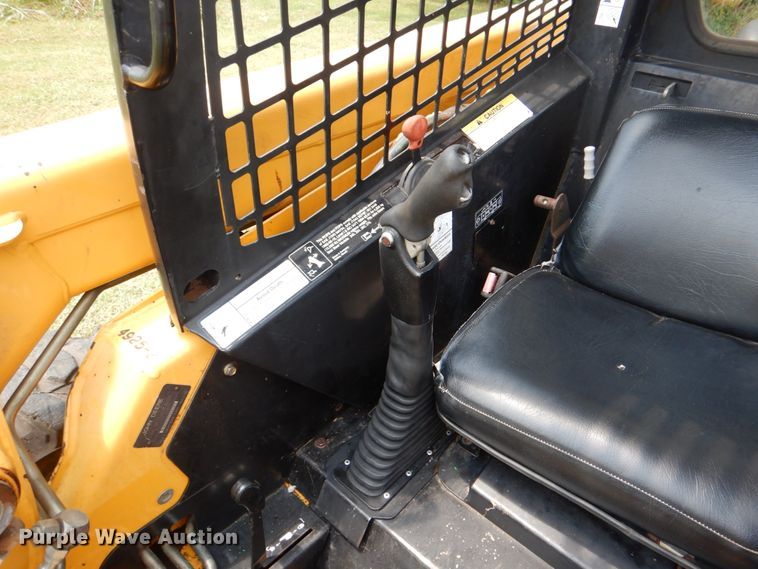 image for item IR9004 1999 John Deere 250  skid steer loader