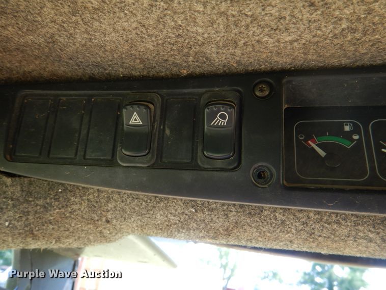 image for item IR9004 1999 John Deere 250  skid steer loader