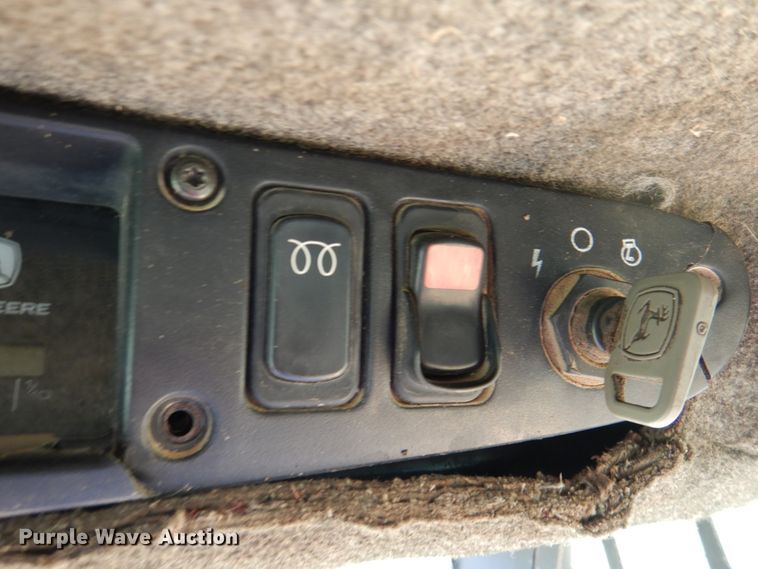 image for item IR9004 1999 John Deere 250  skid steer loader