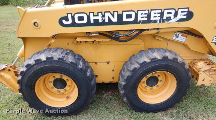 image for item IR9004 1999 John Deere 250  skid steer loader