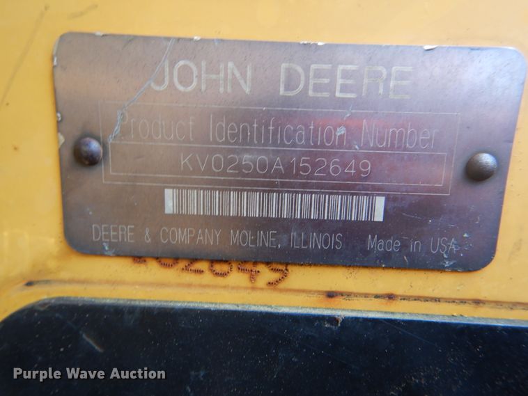 image for item IR9004 1999 John Deere 250  skid steer loader