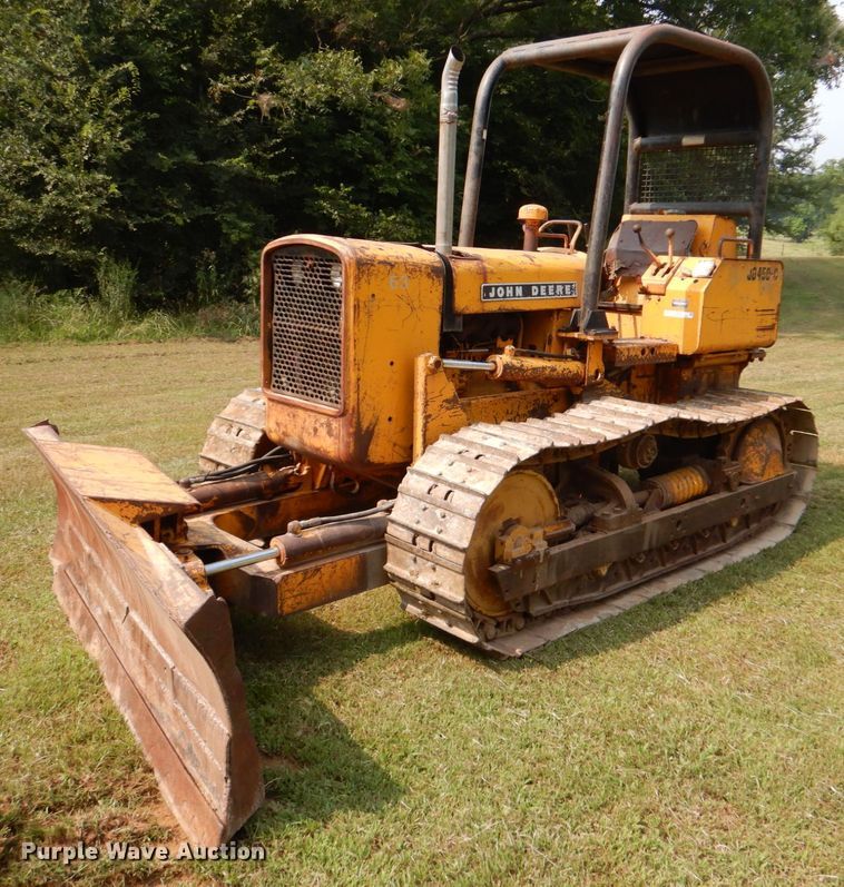 image for item IR9028 1979 John Deere JD450-C  dozer