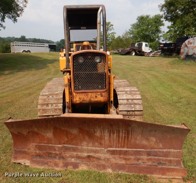 image for item IR9028 1979 John Deere JD450-C  dozer