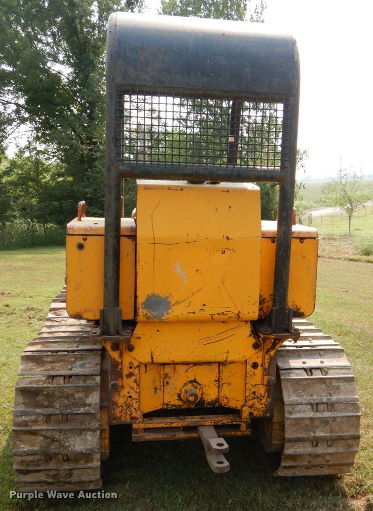 image for item IR9028 1979 John Deere JD450-C  dozer