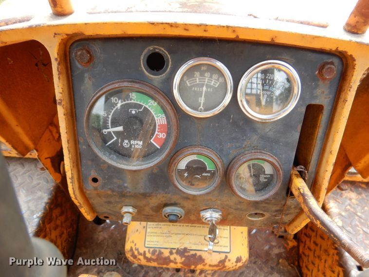 image for item IR9028 1979 John Deere JD450-C  dozer