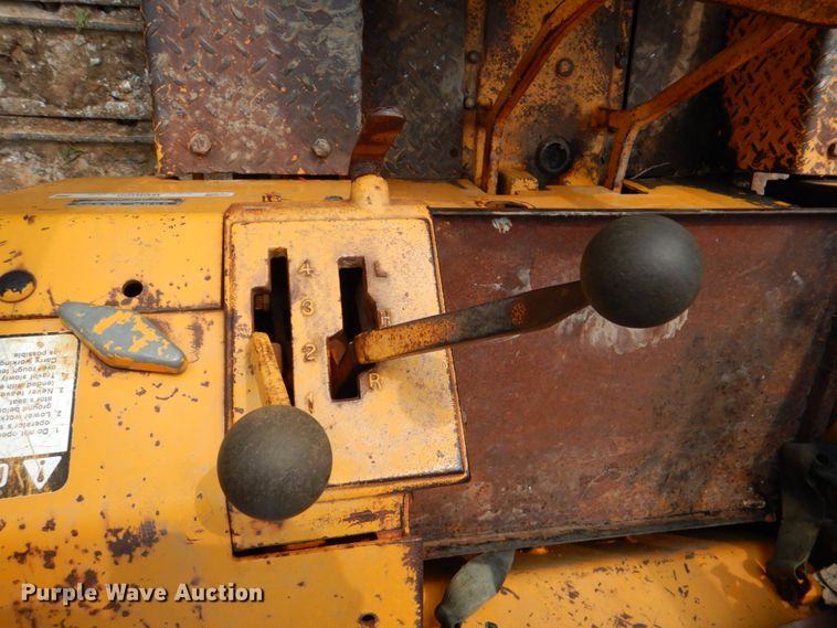 image for item IR9028 1979 John Deere JD450-C  dozer