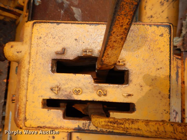 image for item IR9028 1979 John Deere JD450-C  dozer